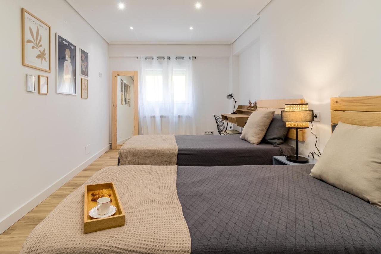 Apartamento Recien Reformado Plaza Del Ayuntamiento Santander Bagian luar foto
